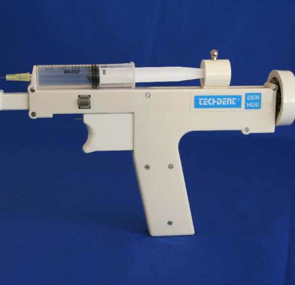 DEN'HUB - Mechanical - For CONVENTIONAL and BODY AESTHETIC TREATMENTS
(Cellulite, adiposity, etc.)
Mechanical gun, really easy to use and to keep in good order, it works on one by one injection mode or punctures. It is ideal gun for beginners in the practice of mesotherapy. Initially elaborated in 1983, DEN'HUB is a real evolution as a matter of comfort and security for practicians and for the patients, thanks to its stabilizing foresight and to the regulation of needle penetration- Supplied with case and operating instructions. Weight 300 gr.